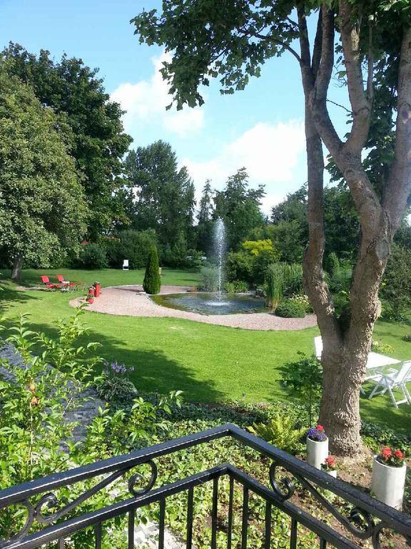 Solrosen I Simrishamn - Oesterlen Zewnętrze zdjęcie